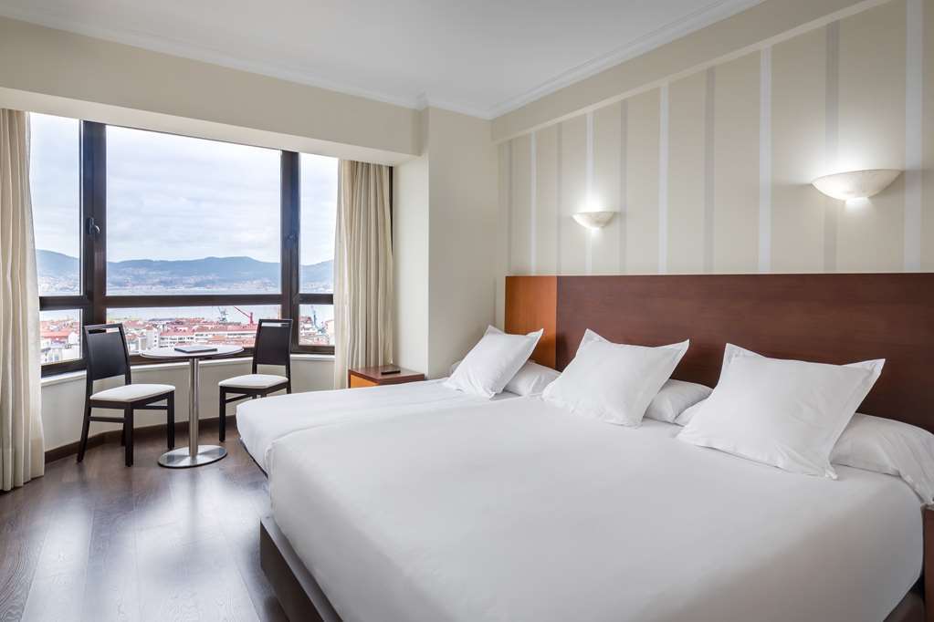 Occidental Vigo Hotell Exteriör bild