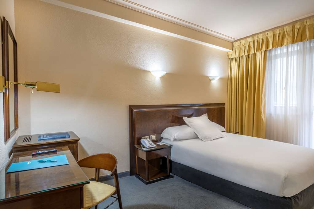 Occidental Vigo Hotell Exteriör bild