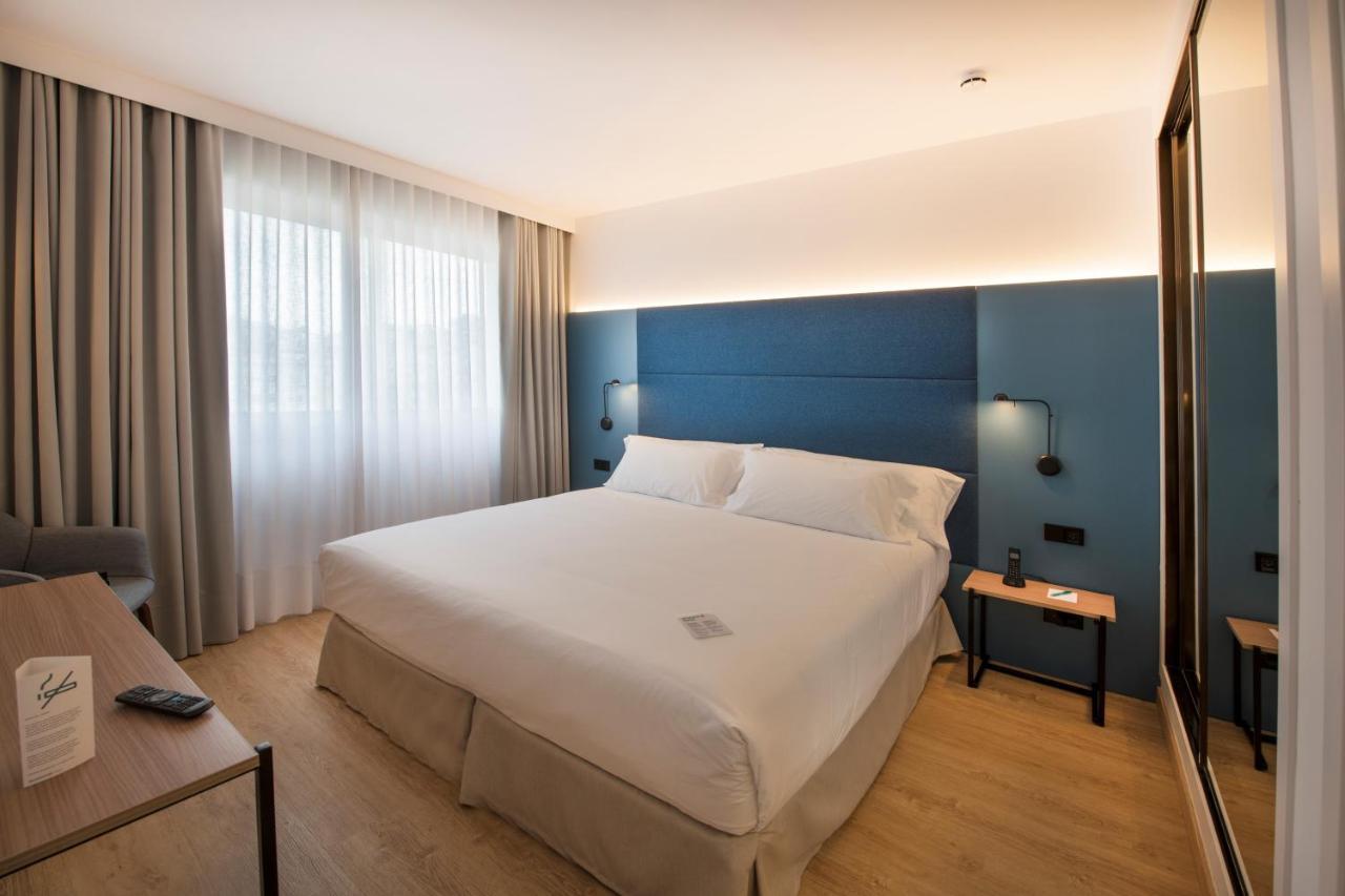 Occidental Vigo Hotell Exteriör bild
